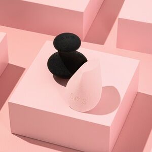 NWT Shades by Shan Beauty Sponge Set